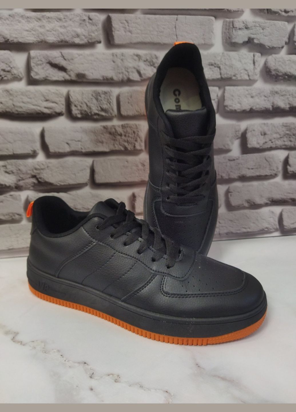 Черные демисезонные стильные кроссовки для мужчин или подростков Comfort