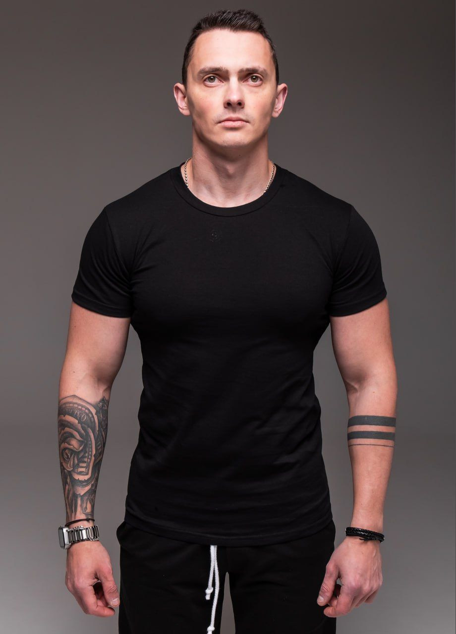 Чорна чорна чоловіча футболка базова, бавовна No Brand