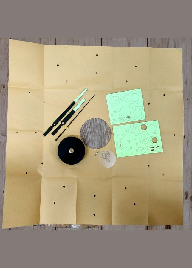 Настінний годинник що світиться у темряві з цифрами та словами салатовий diy зроби сам 50 см No Brand (295064790)