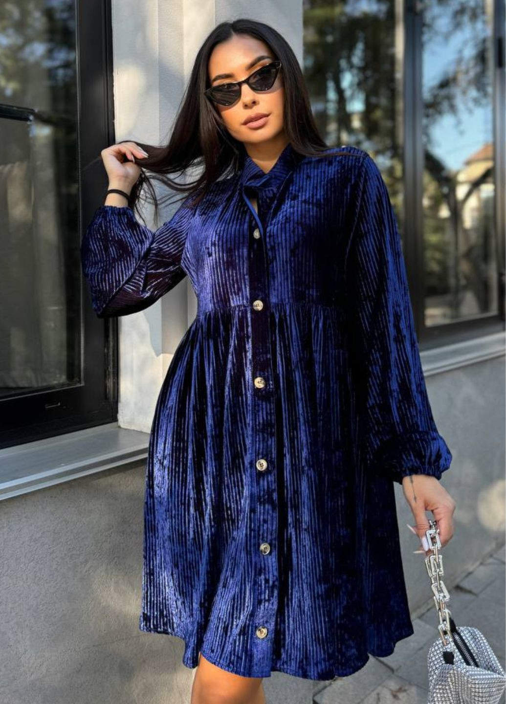 Синя кежуал велюрова міні сукня на гудзиках з рукавами ліхтарик Allthings однотонна