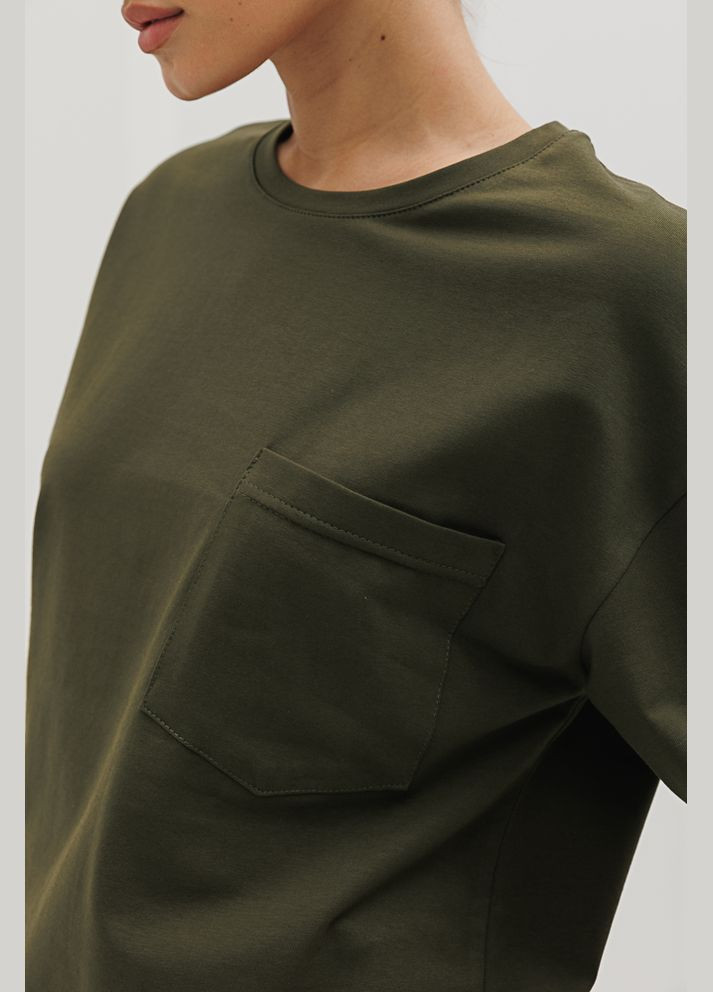 Зеленая женская футболка оверсайз коралловая с карманом на груди Arjen