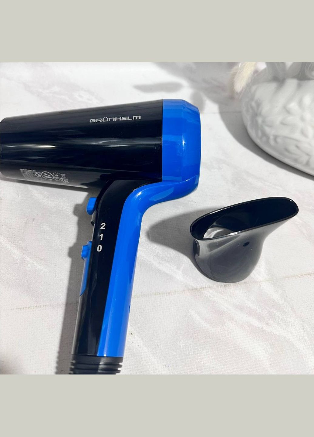 Потужний компактний фен для сушіння волосся GHD-580 2 режима 2100Вт Чорно-синій Grunhelm (297331007)