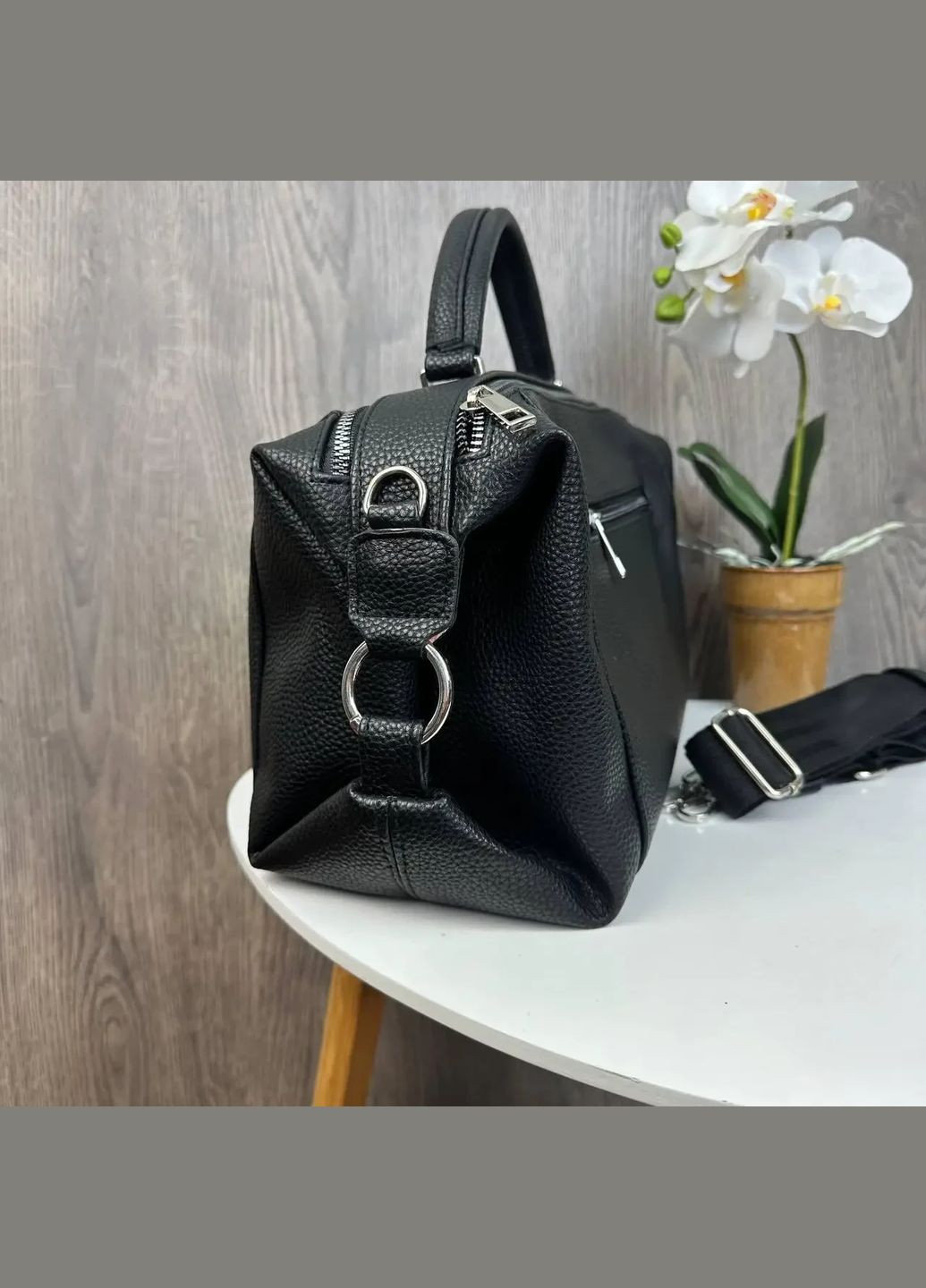 Зручна містка жіноча сумка чорна PTR No Brand (317763558)