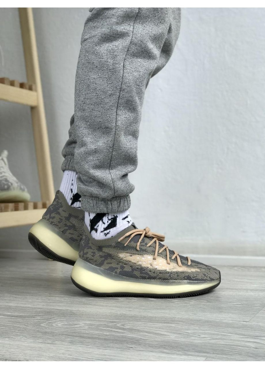 Коричневые демисезонные кроссовки мужские adidas yeezy 380 light brown адидас изи буст No Brand