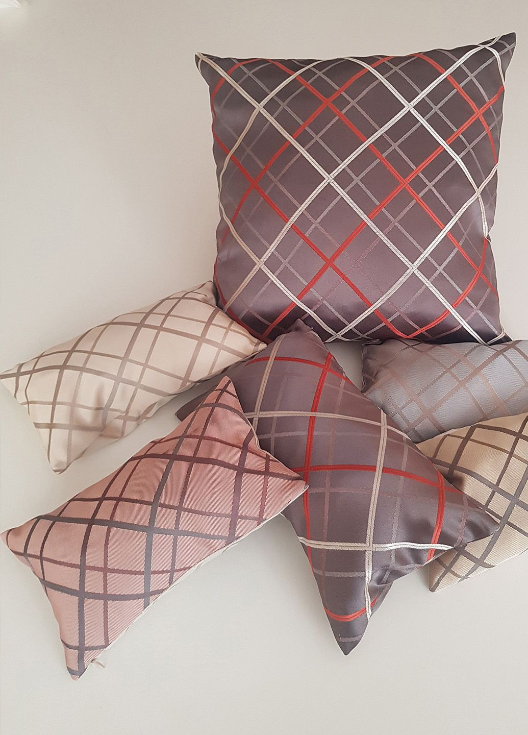 Комплект декоративних подушок Ромби 45х45см 1шт 35х22см 1шт 30х18см 4шт різних кольорів (п_0196) Firanka Geometric (307840205)