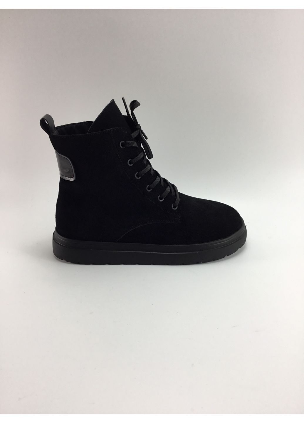 Осенние женские демисезонные ботинки Luccente из натуральной замши