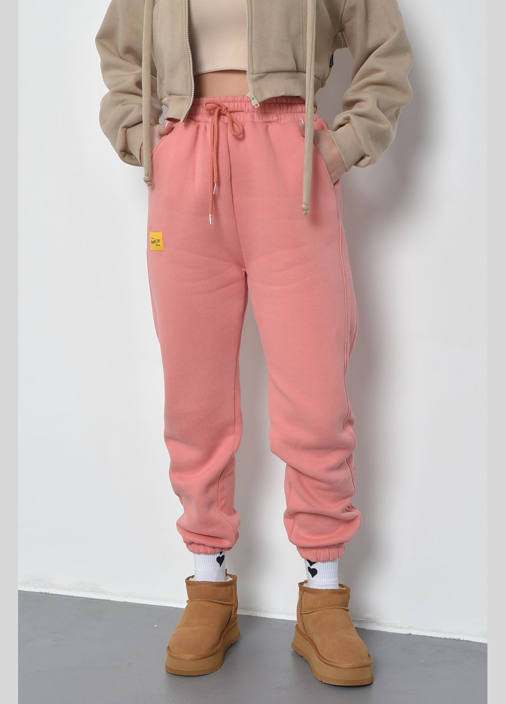 Спортивные штаны женские на флисе персикового цвета Let's Shop (285779390)