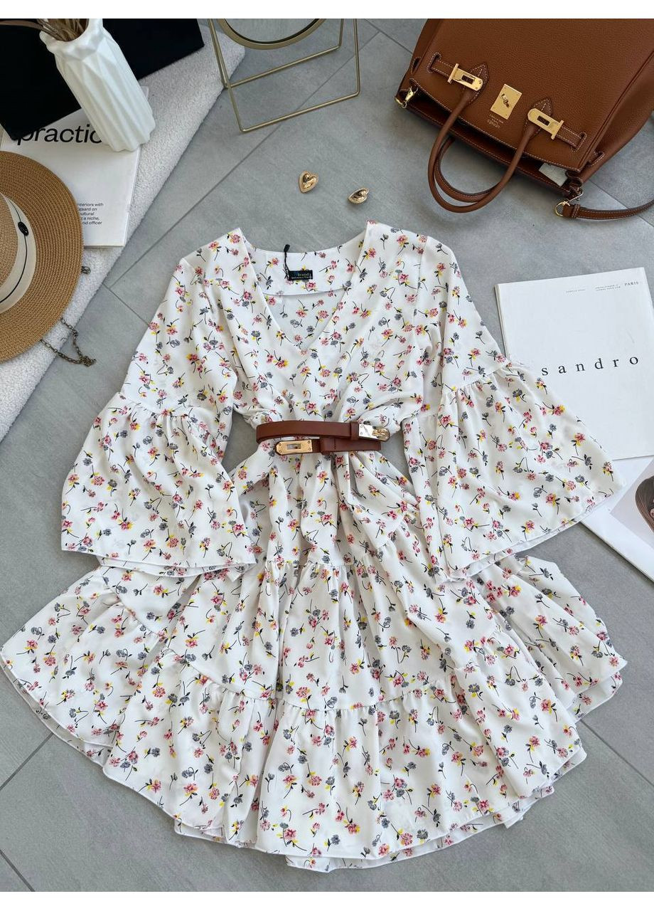 Білий кежуал ніжна жіноча сукня у квітковий принт з пишною спідницею Україна з квітковим принтом