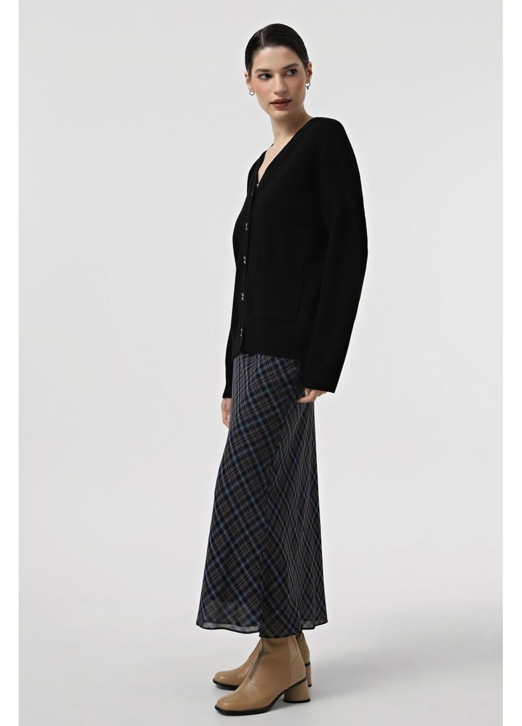 Черный демисезонный кардиган Sewel