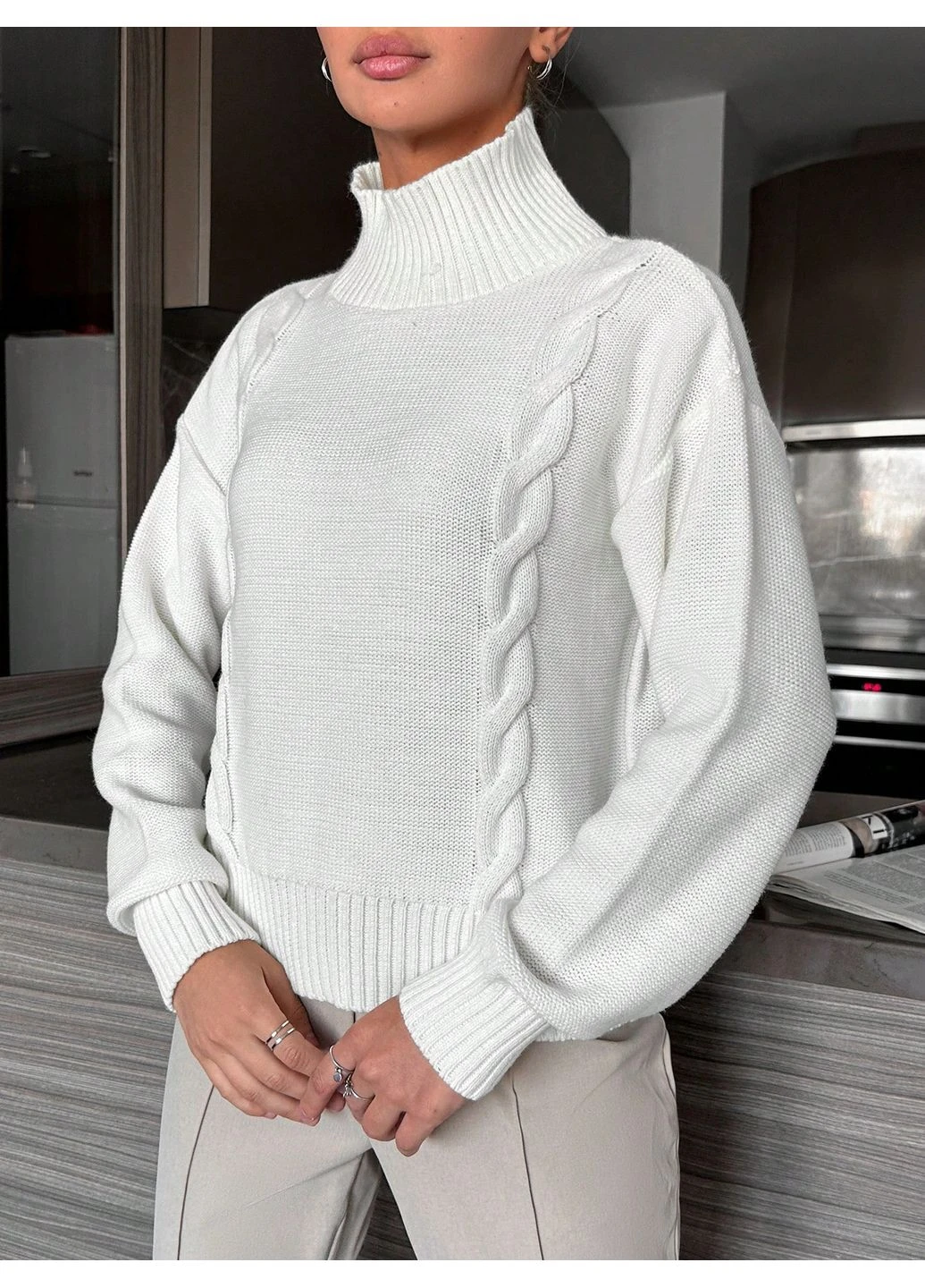 Белый зимний свитер SHEIN