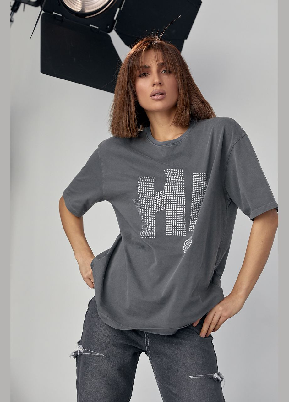 Сіра літня трикотажна футболка з написом hi з термостраз 4614 з коротким рукавом Lurex