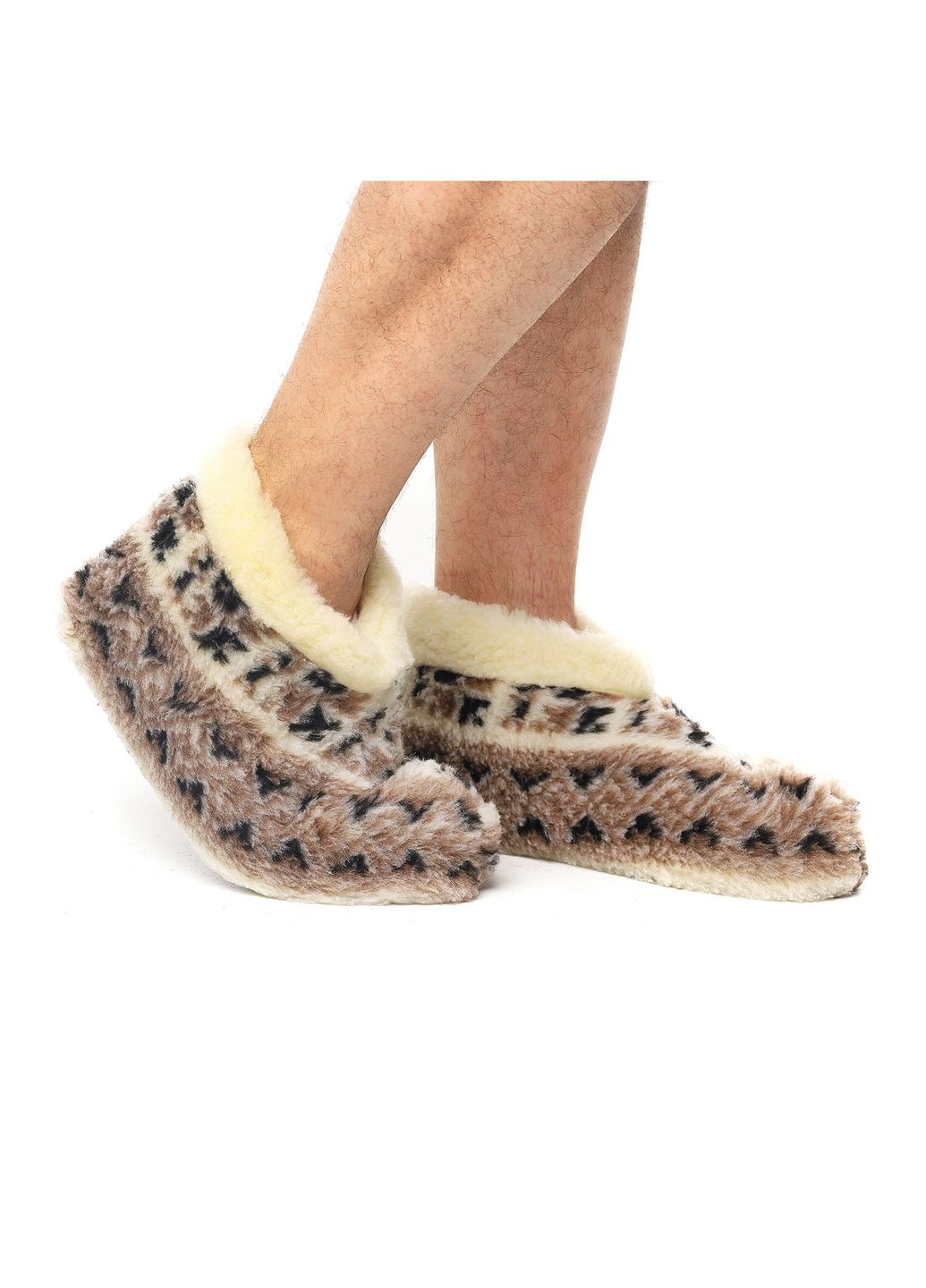 Коричневые чуни тапочки мужские низкие из шерсти мериносовой овчины с белым верхом с узором «вышиванка» Olli