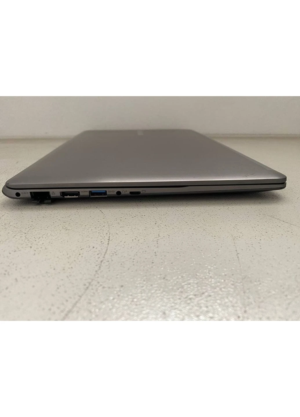 Ноутбук Б-клас NP740U3E / 13.3" (1920x1080) TN Touch / Intel Core i5-3337U (2 (4) ядра по 1.8 - 2.7 GHz) / 8 GB DDR3 / 128 GB Samsung (398137843)