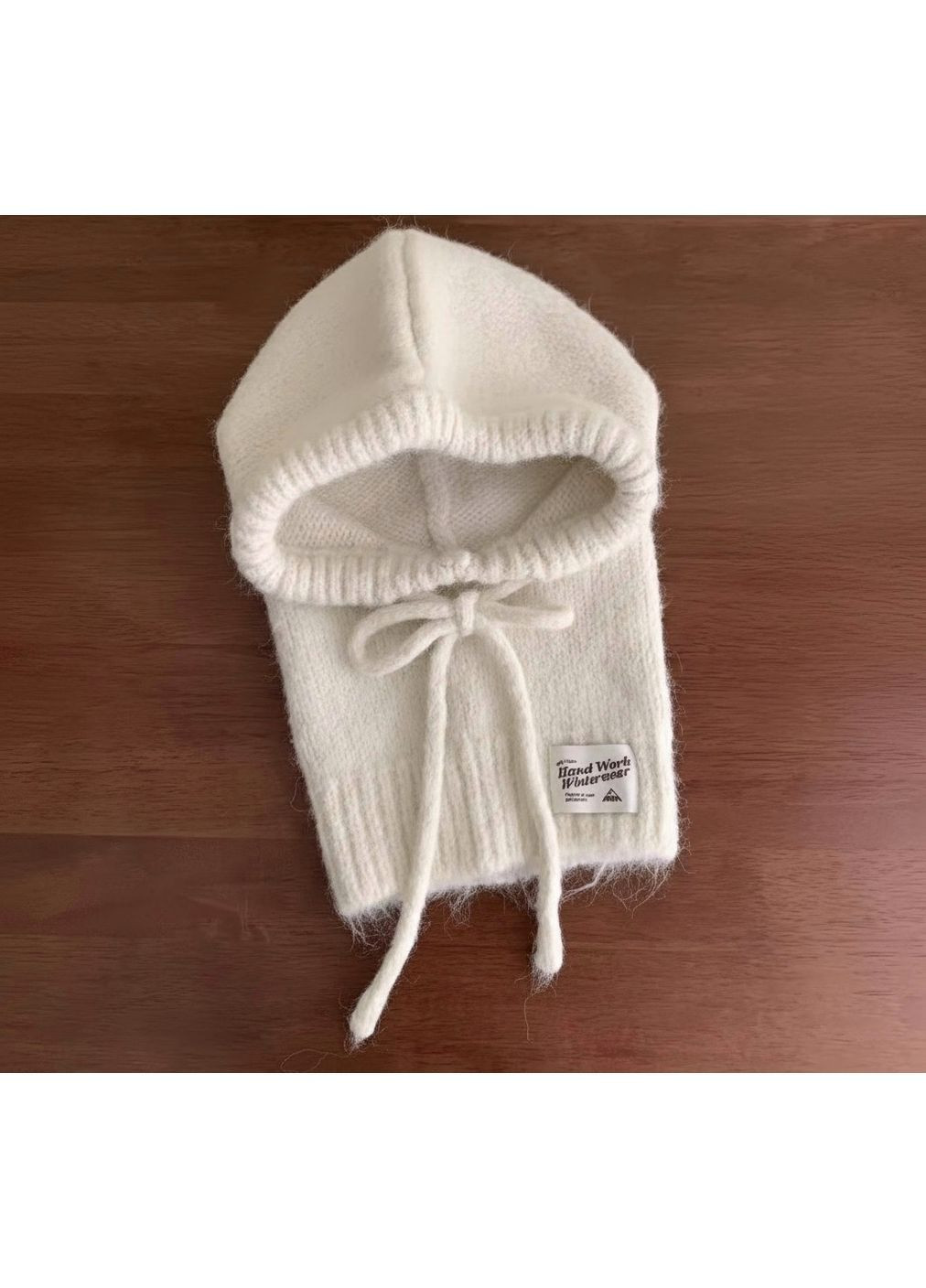 Капор жіночий теплий 9120 молочний No Brand Капор (367268794)