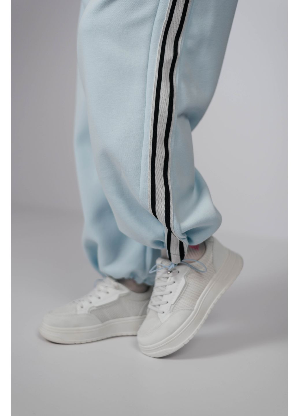 Стильний жіночий спортивний костюм у ніжному кольорі DH (371591747)