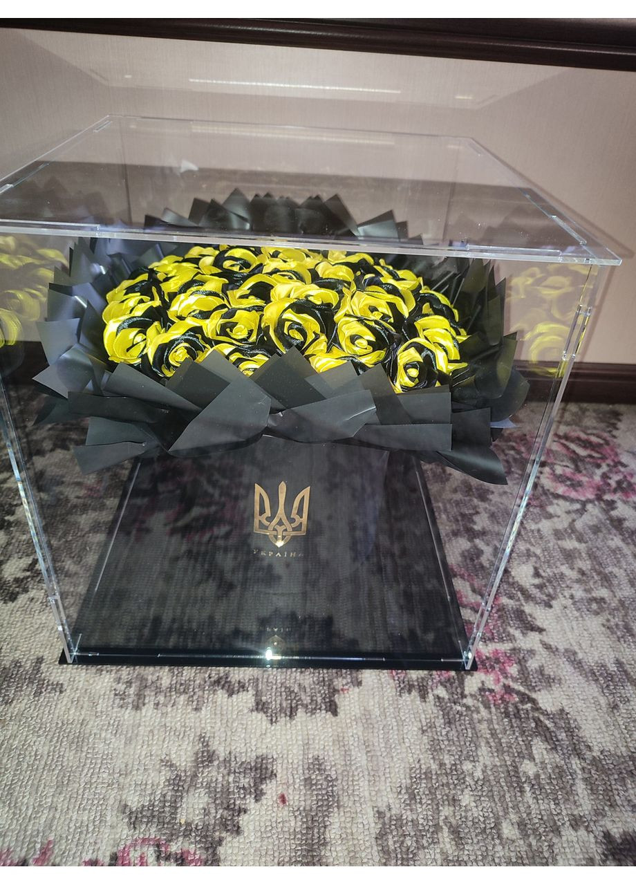 Букет з атласних стрічок в акриловому кубі No Brand (368672299)