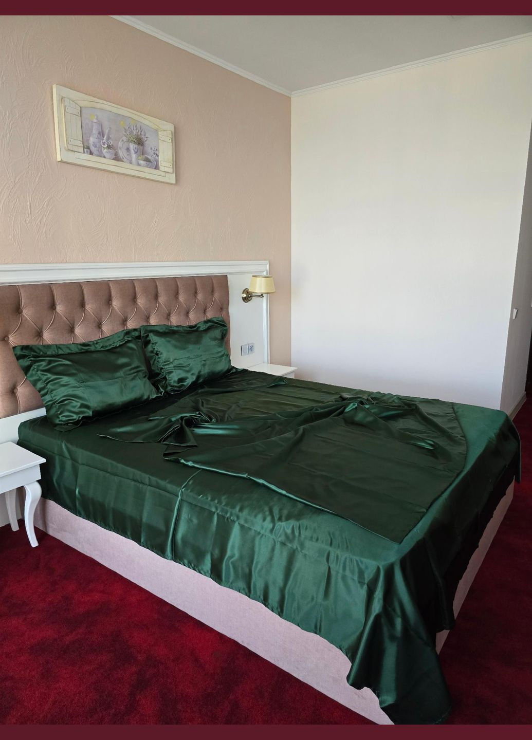 Атласна постільна білизна Євро Смарагдовий 200 x 220 з простирадлом на гумці (141404-02) No Brand (306633993)