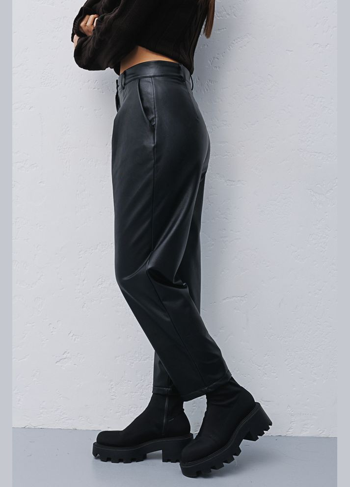 Женские брюки из кожзама серого цвета утепленные Arjen (289842657)