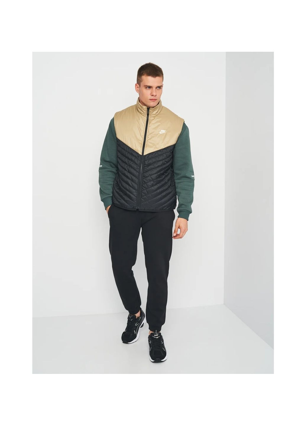 Жилетка чоловіча Tf Wr Midweight Vest Black Nike (365962380)