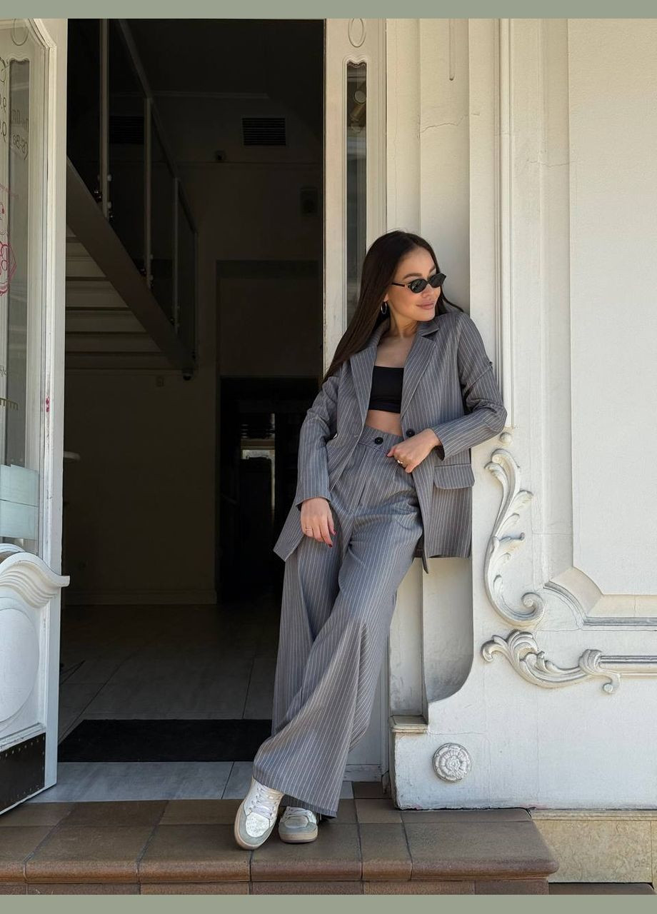 Жіночий сірий костюм No Brand (341600881)