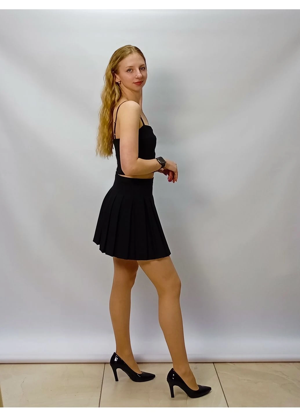 Черная однотонная юбка veronika костюмная черный 44 No Brand