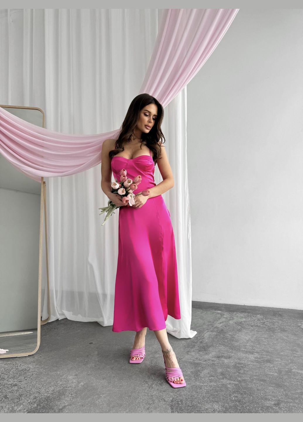 Малиновое вечернее платье Larionoff однотонное