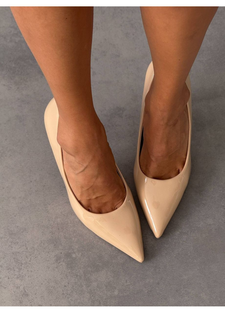 Helen Елегантні лаковані туфлі на високому підборі бежевий з штучна шкіра, україна — (353966502)