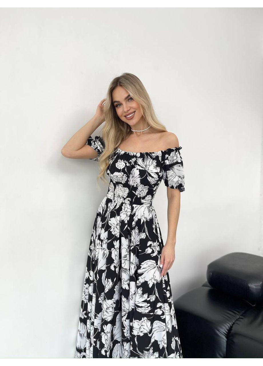 Чорно-білий святковий, повсякденний, вечірня, пляжна, кежуал жіноча довга сукня з відкритими плечима Vakko з квітковим принтом