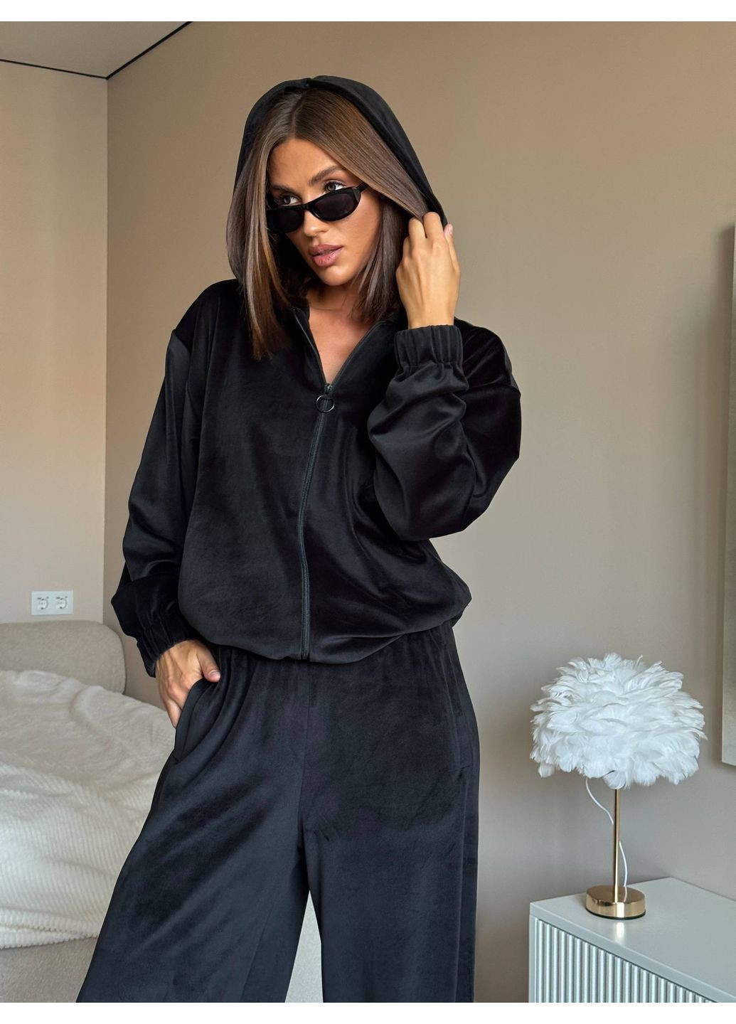 Костюм тройка кофта,топ,штаны,велюровый с регулирующими шлейками,карманами,капюшоном Україна (361648540)