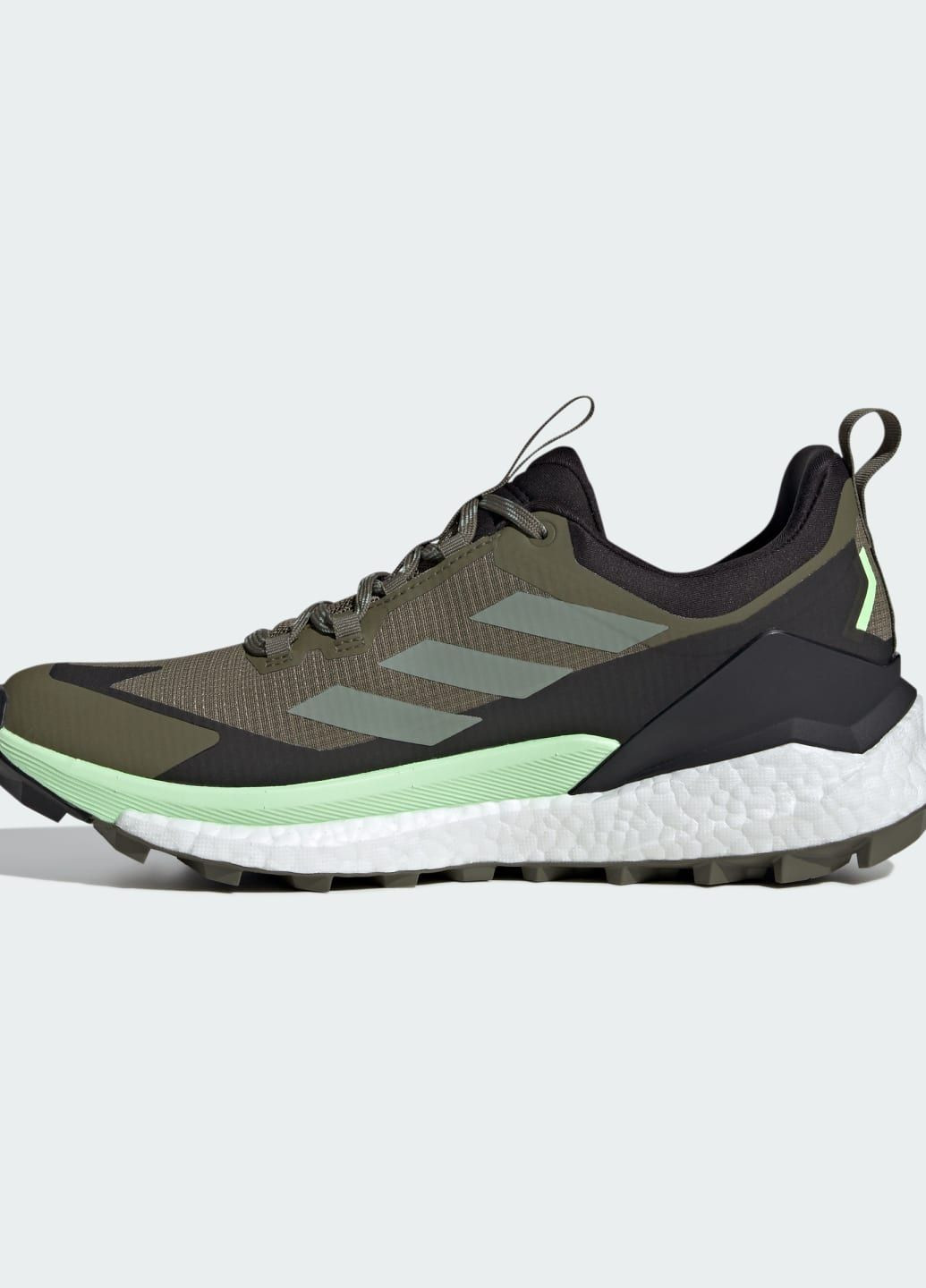 Зелені всесезон туристичні кросівки terrex free hiker 2.0 low gore-tex adidas