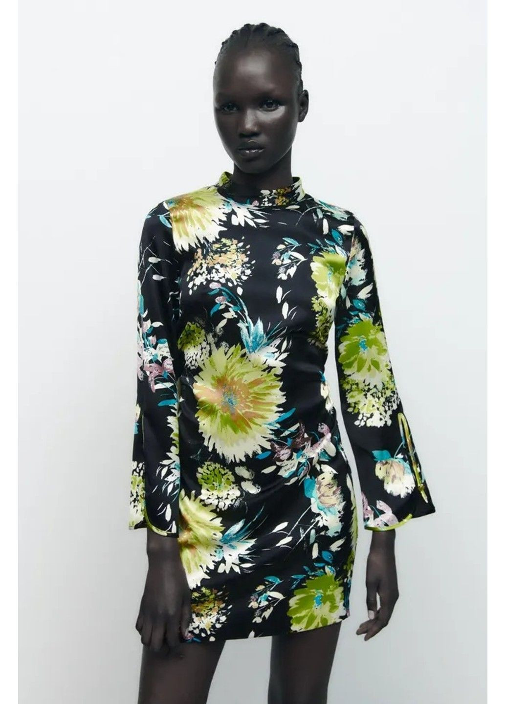 Комбинированное платье женское black floral printed gathered long sleeve mini dress Zara
