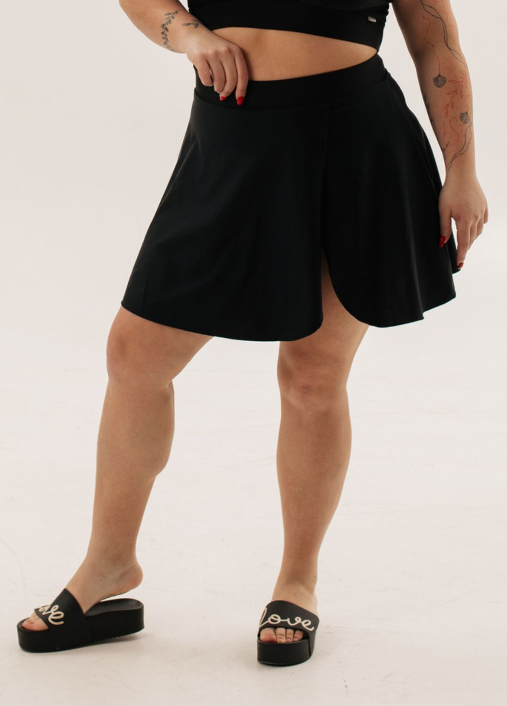 Жіночі купальні труси-спідниця з розрізом,чорна – комфорт і стиль на пляжі новинка 2025р.. Ods (322566128)