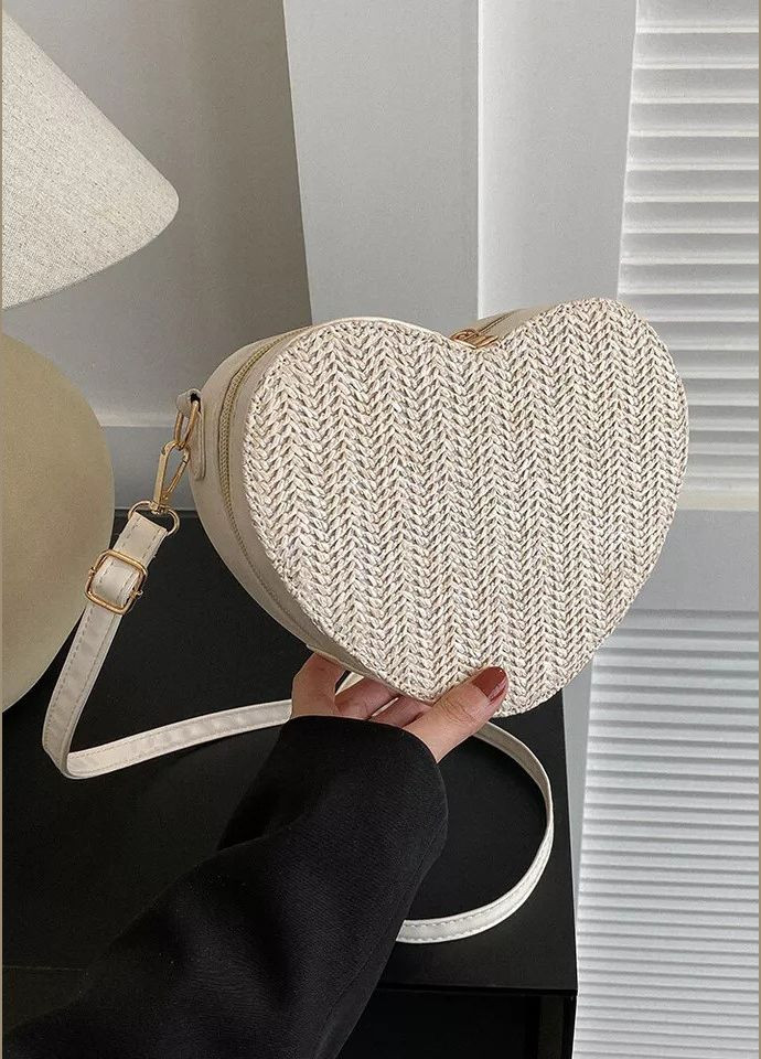 Женская сумка 8270 кросс-боди Сердце белая молочная No Brand (303323094)