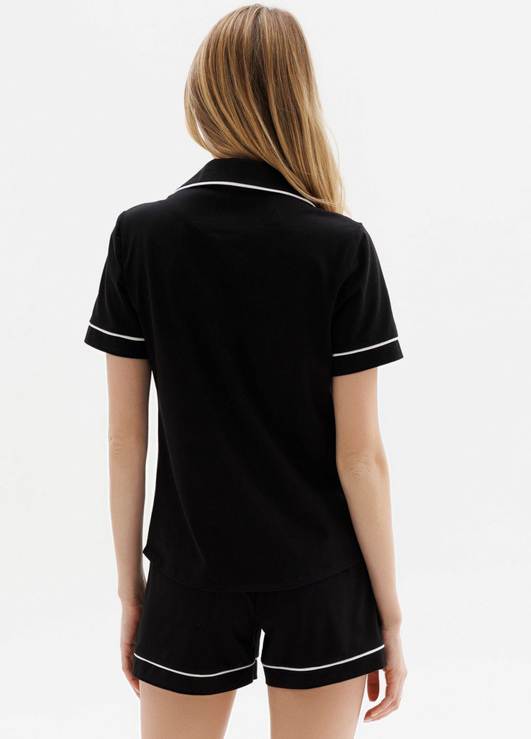 Черная всесезон пижама женская "assorty" рубашка + шорты Roksana