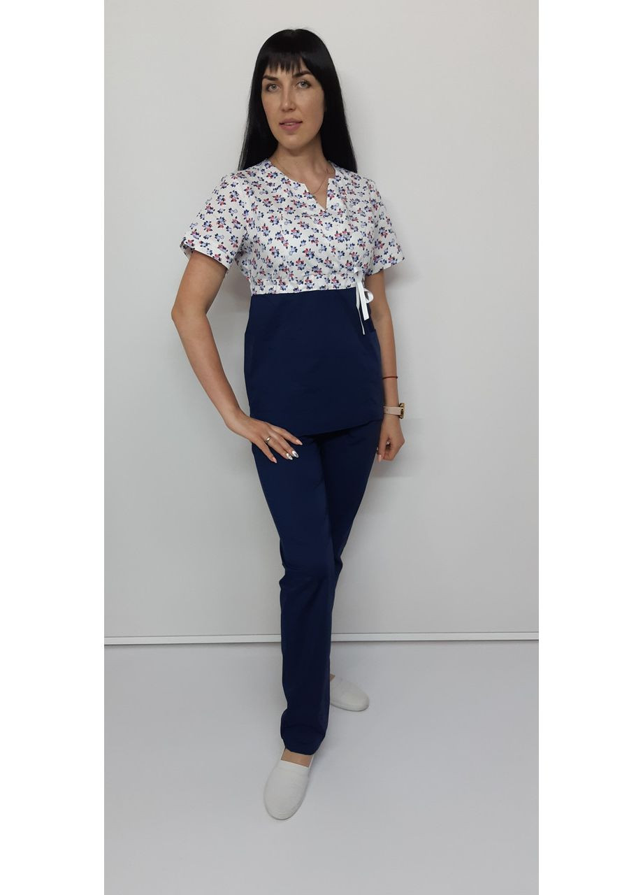 Жіночий медичний костюм принт Сакура-комбі Квіти на білому No Brand (361360018)