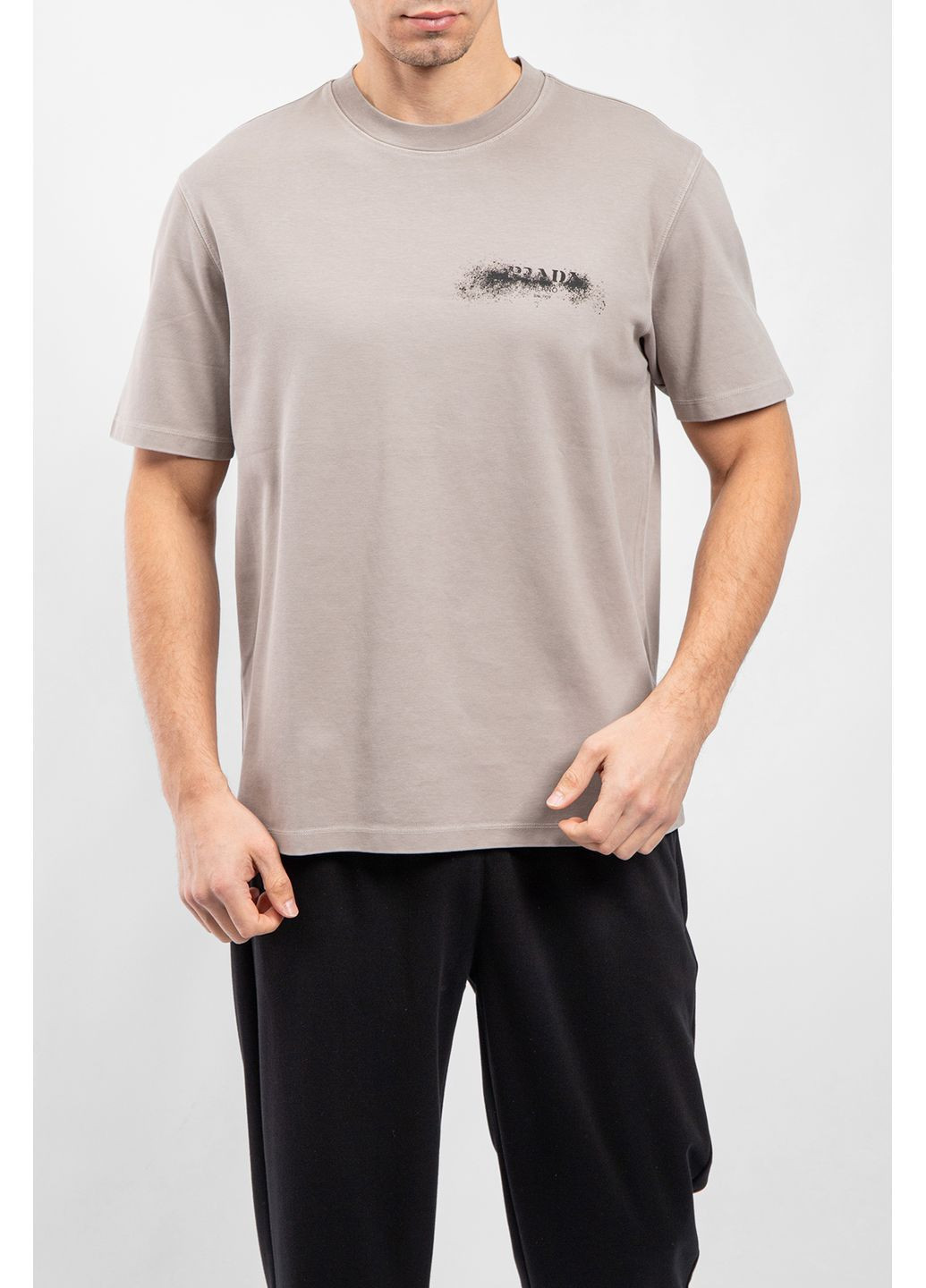 Бежева футболка Prada