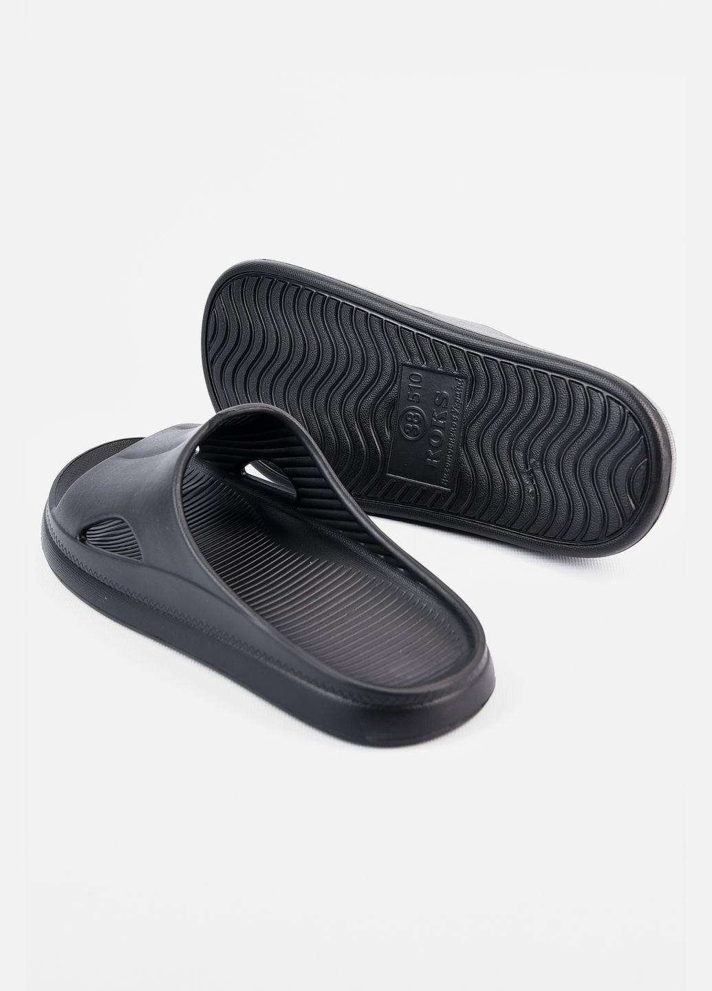 Шльопанці піна жіночі чорного кольору Let's Shop (341884695)