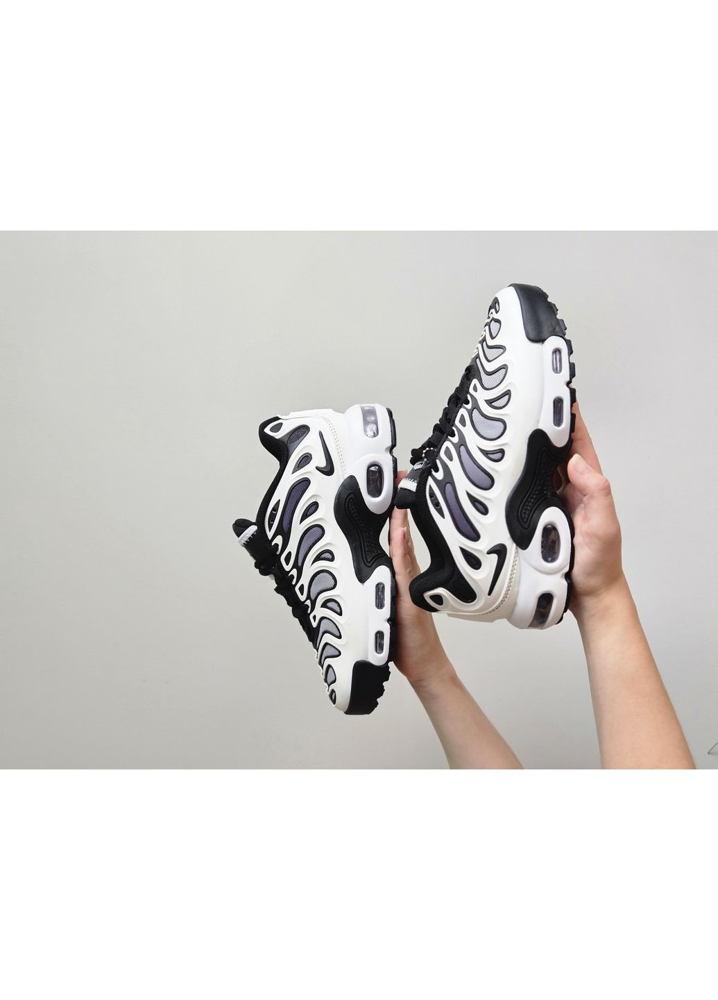 Кросівки жіночі і чоловічі Nike Air Max Tn Plus Drift White Black | Найк Аір Макс ТН плюс білі чорні No Brand білі демісезони (362672555)