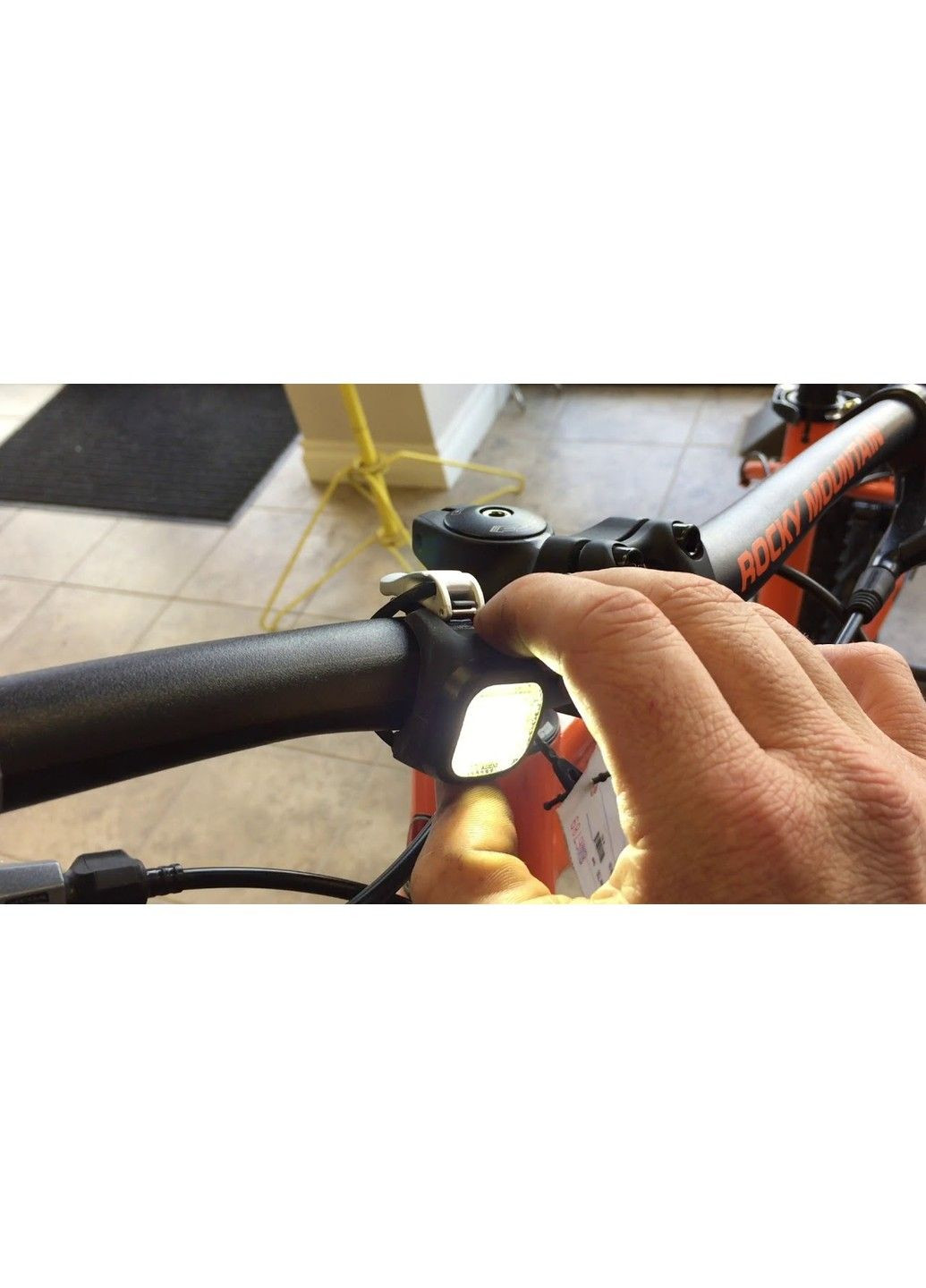 Мигалка задня Blinder Mini Dot Rear 11 Lumens Black Knog (329726666)