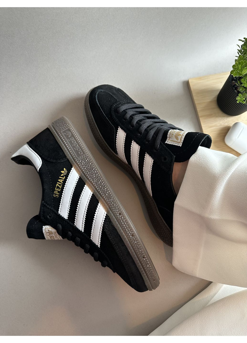 Черные демисезонные кроссовки мужские adidas spezial black white адидас специал No Brand