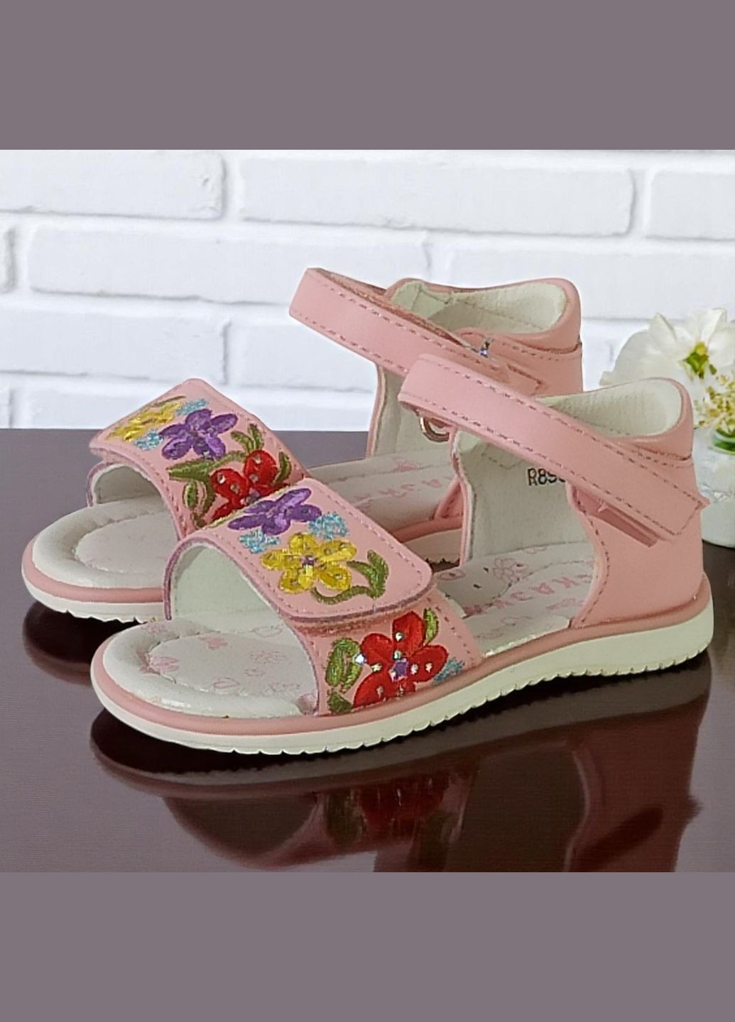 Розовые ортопедические босоножки открытые для девочки сандалии на липучках Сказка со стразами, с вышивкой