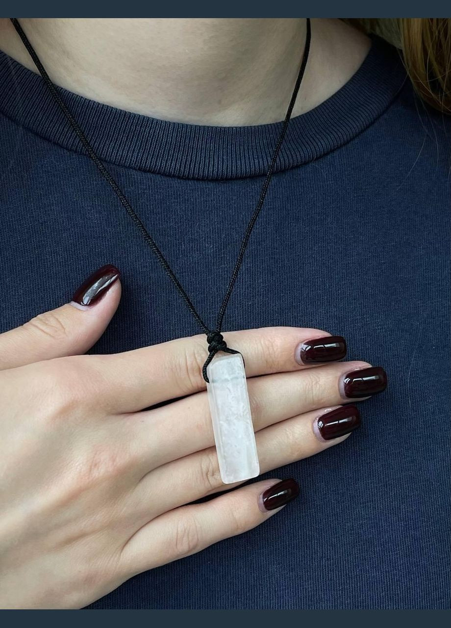 Кулон кристалл с натуральным камнем кварц на шнурке экошелк в подарочной коробочке АТМ (331291910)