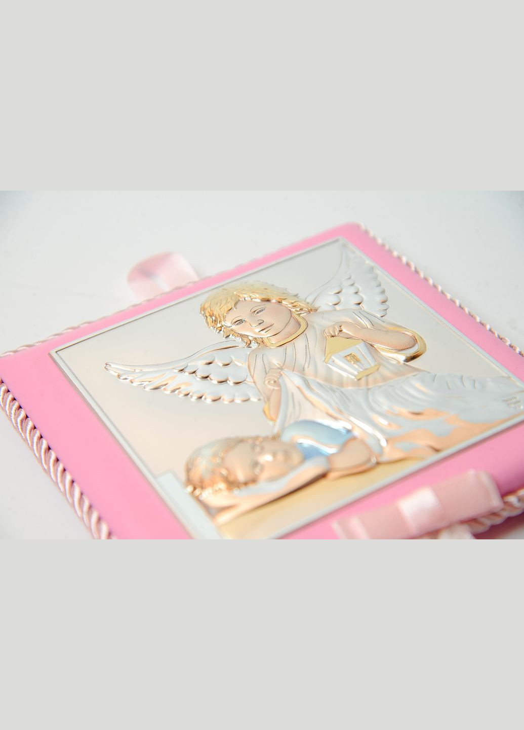 Серебряная детская иконка Ангел Хранитель 10,5х10,5 см на розовой подушечке с музыкой покрытый эмалью Prince Silvero (266265971)