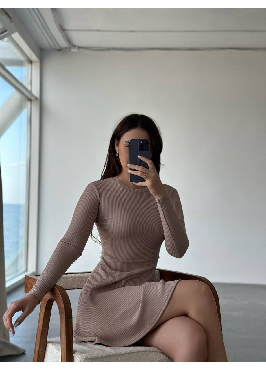 Бежевое праздничный, повседневный, деловое, кэжуал женское платье однотонное а-силуэт Style Point однотонное