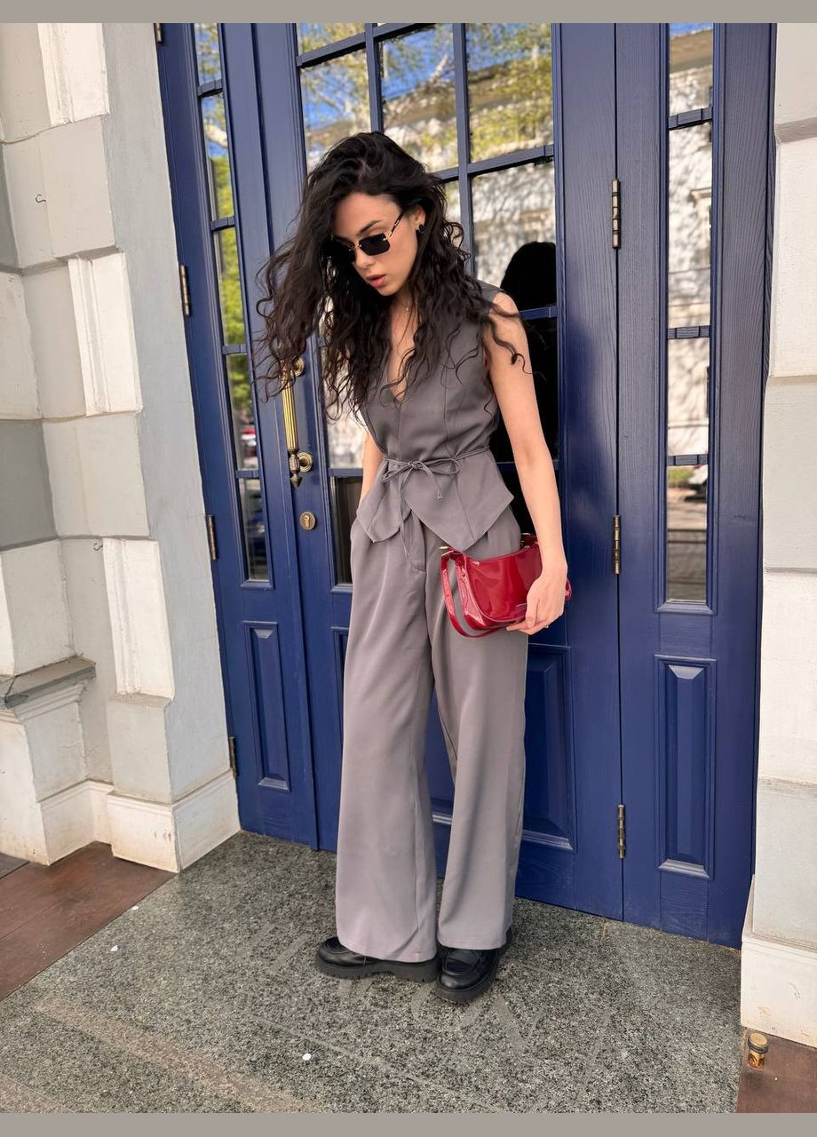 Класичний костюм з жилеткой Україна (332670405)