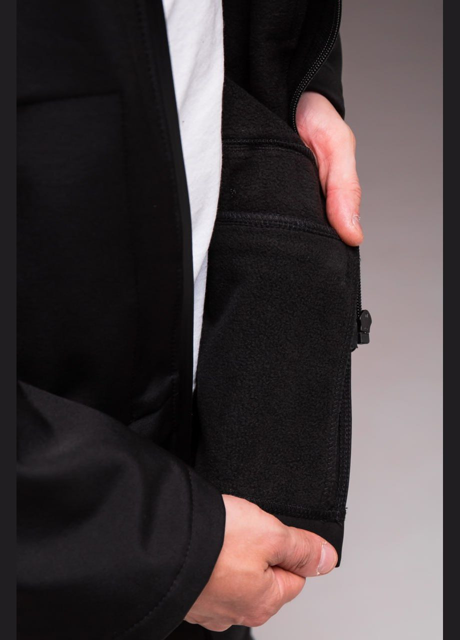 Черная демисезонная удлиненная куртка softshell на флисе Vakko