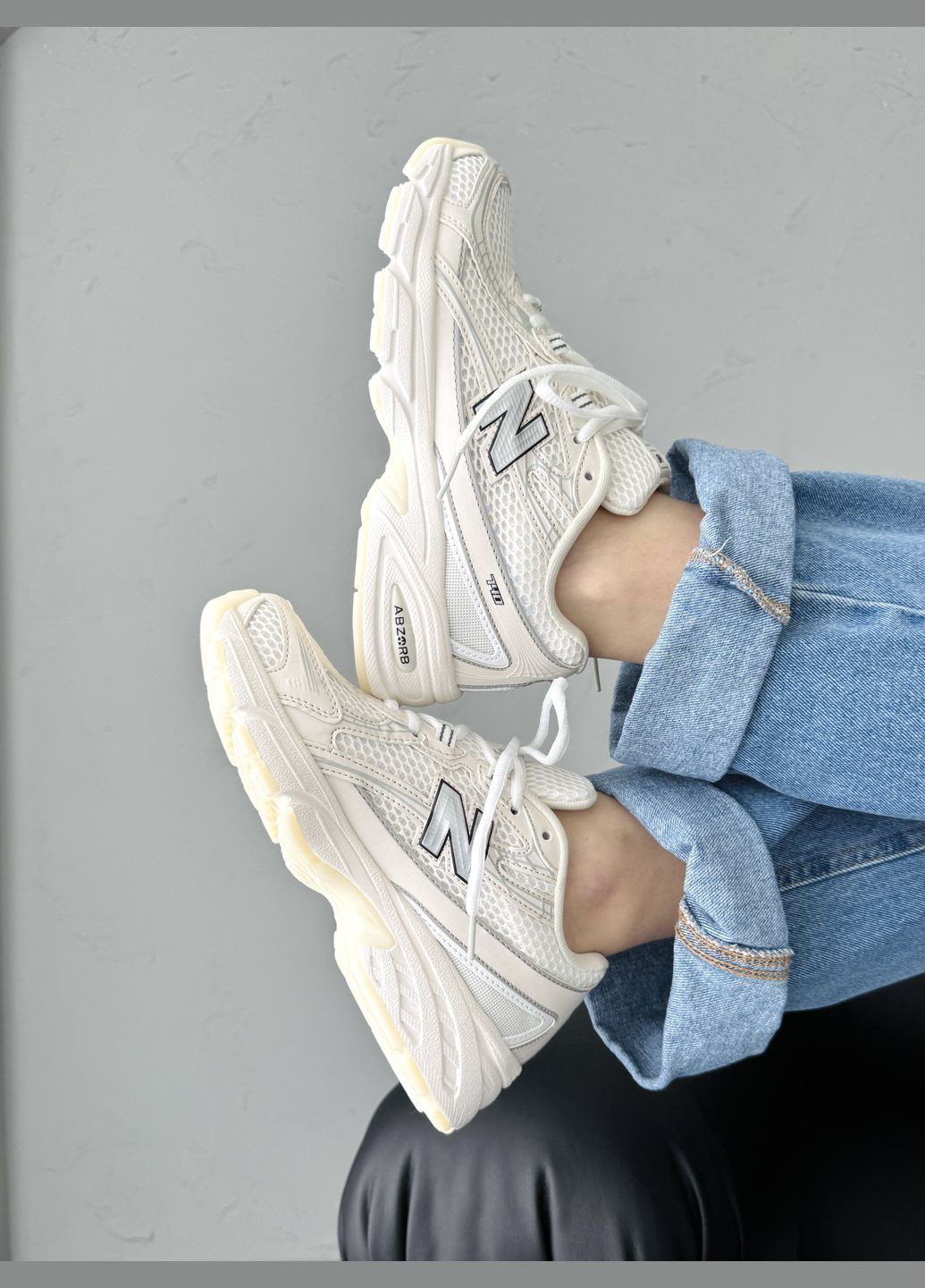 Бежевые демисезонные кроссовки мужские и женские new balance 740 beige | нью беланс 740 бежевые No Brand