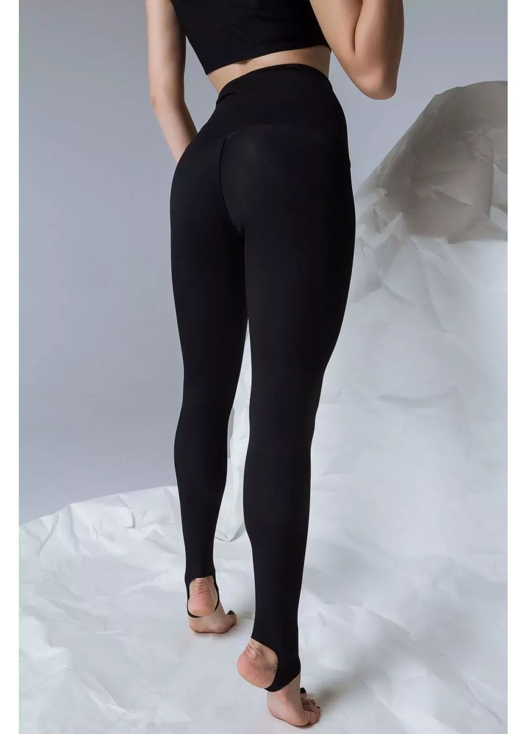 Черные зимние утепленные лосины-утяжка со штрипками TOTALFIT