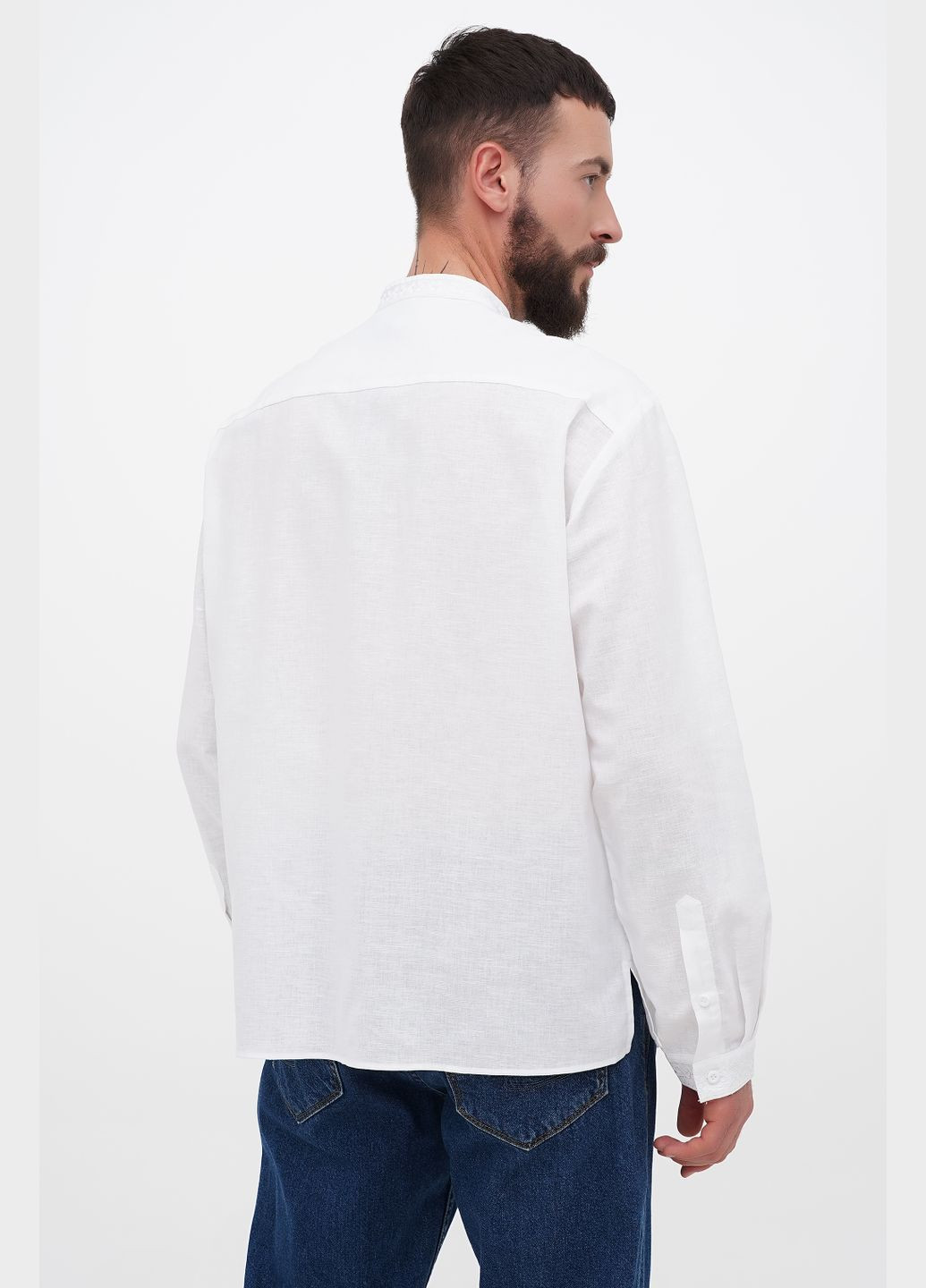 Белая классическая мужская вышиванка из льна захар, воротник стойка. зеленый, р.58, код 9418/58/534 ГАЛЕРЕЯ ЛЬОНУ лен (333164626)