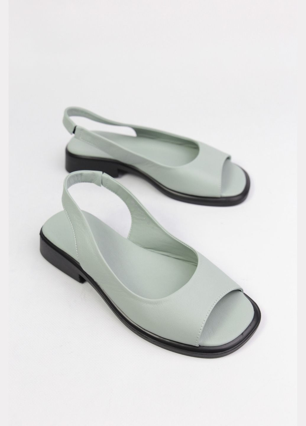 Мятные босоножки Benito без застежки